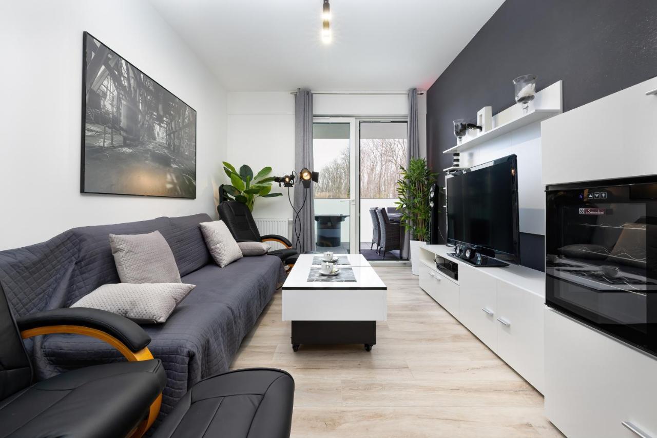 Platinium Apartment By Renters Prestige Rewal Exterior foto