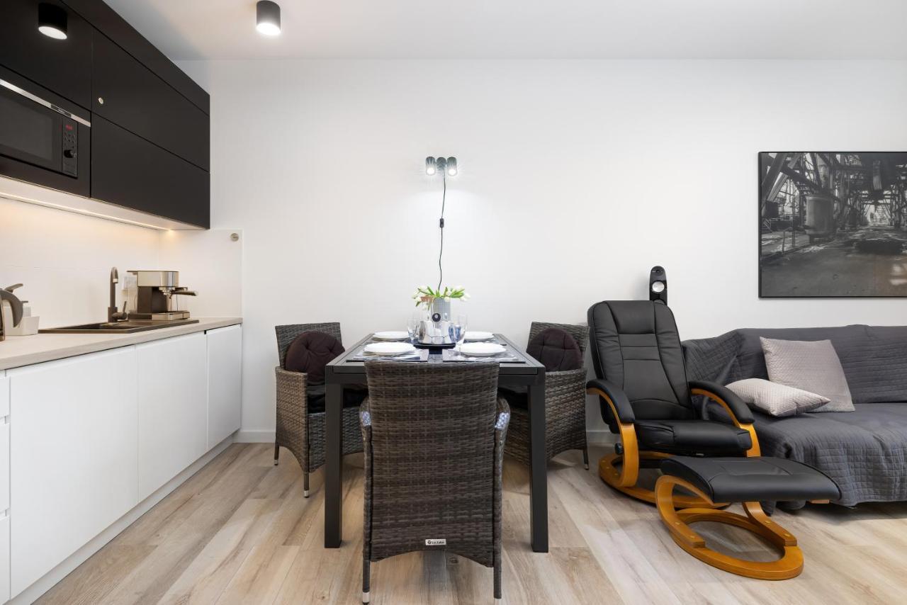 Platinium Apartment By Renters Prestige Rewal Exterior foto